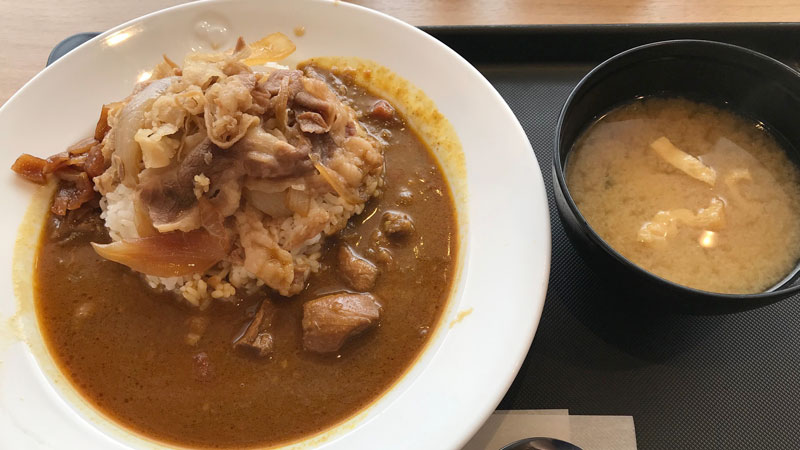 牛丼屋松屋のチキンカレギュウ