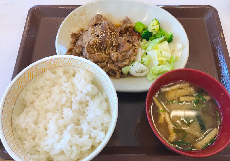 すき家の牛カルビ焼肉定食