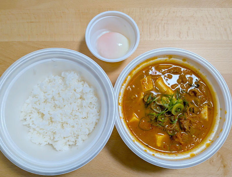 松屋の牡蠣入り牛豆腐キムチチゲセット